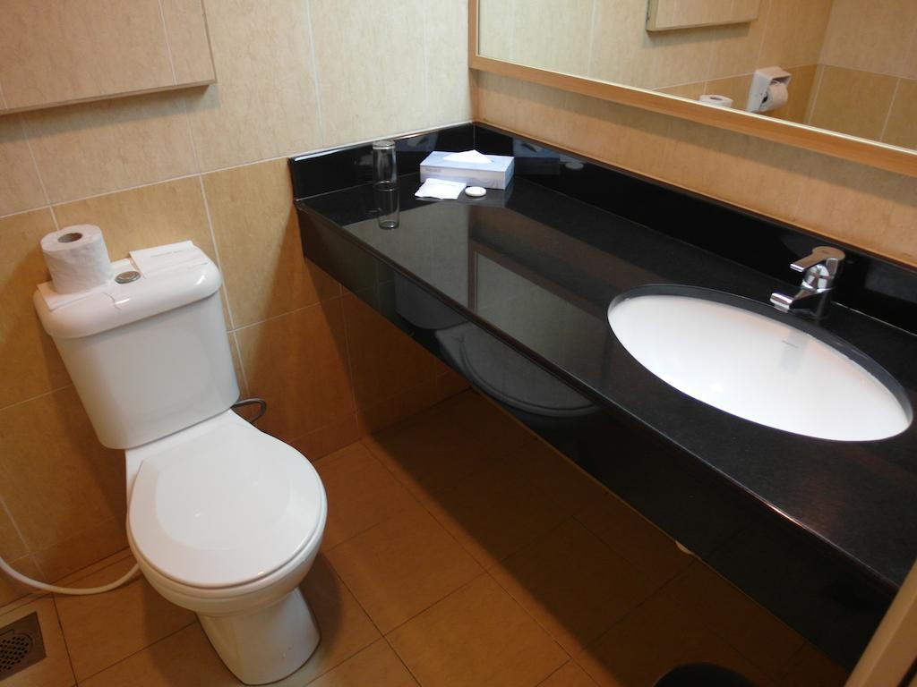 Mandarin Pacific Hotel Куала-Лумпур Номер фото